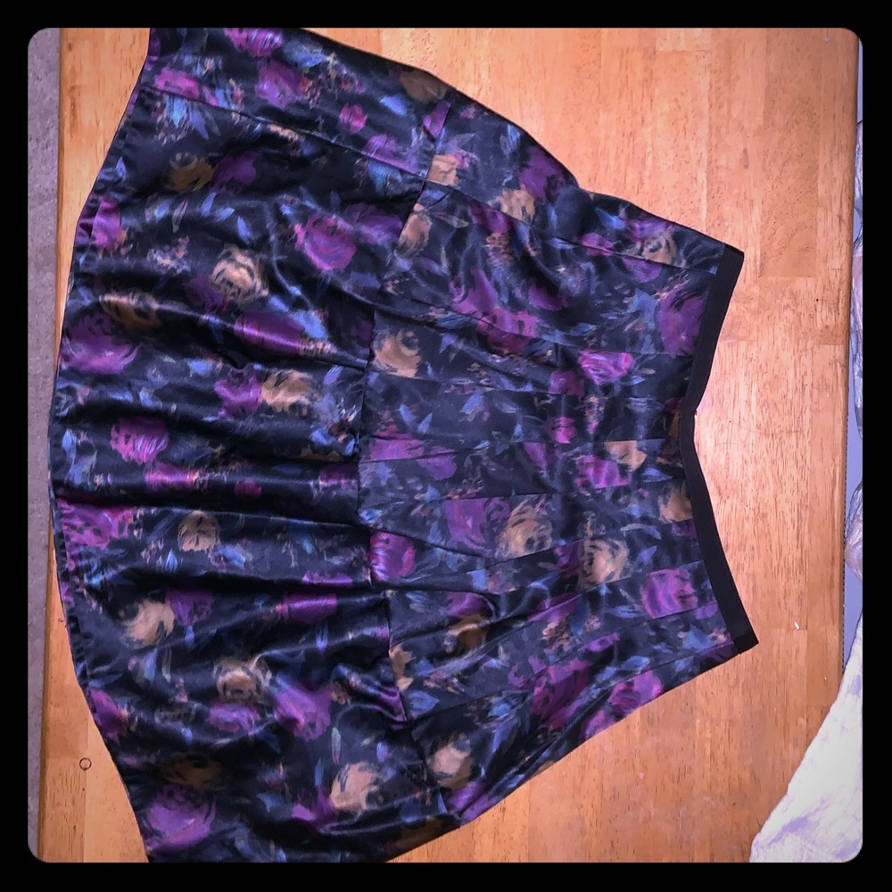 Limited Floral Pleated Skirt with Pockets